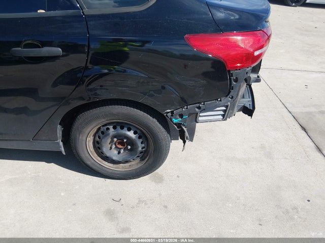 Ford FOCUS S 2018 1FADP3E24JL330657 Image 6