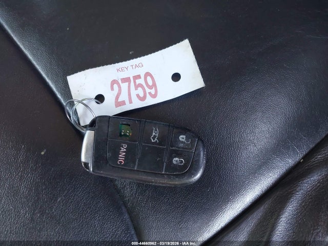 44660962 :رقم المزاد ، 2C3CCAAG9FH766713 vin ، 2015 Chrysler 300 Limited مزاد بيع