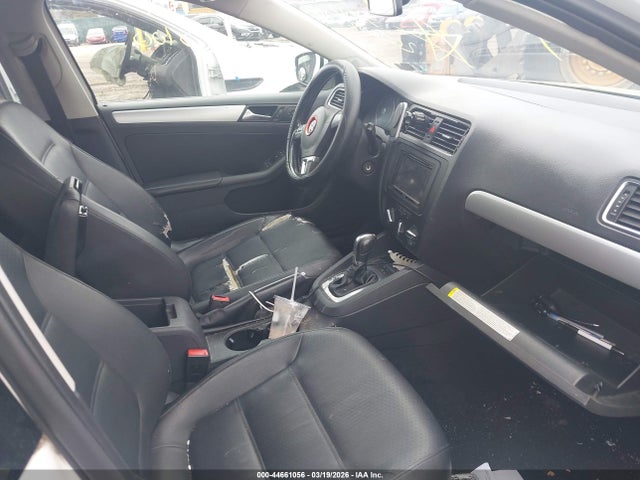 2014 Volkswagen Jetta 1.8t Se მანქანა იყიდება აუქციონზე, vin: 3VWD17AJ2EM202127, აუქციონის ნომერი: 44661056