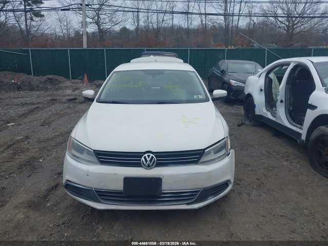 2014 Volkswagen Jetta 1.8t Se მანქანა იყიდება აუქციონზე, vin: 3VWD17AJ2EM202127, აუქციონის ნომერი: 44661056