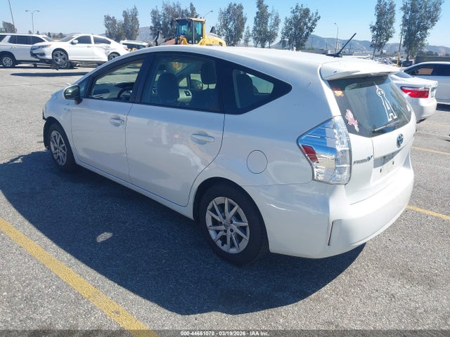 2013 TOYOTA PRIUS V JTDZN3EU1D3260658 Photo 2