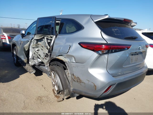 Toyota Highlander Hybrid Le 2023 5TDBBRCH2PS562921 Image 3