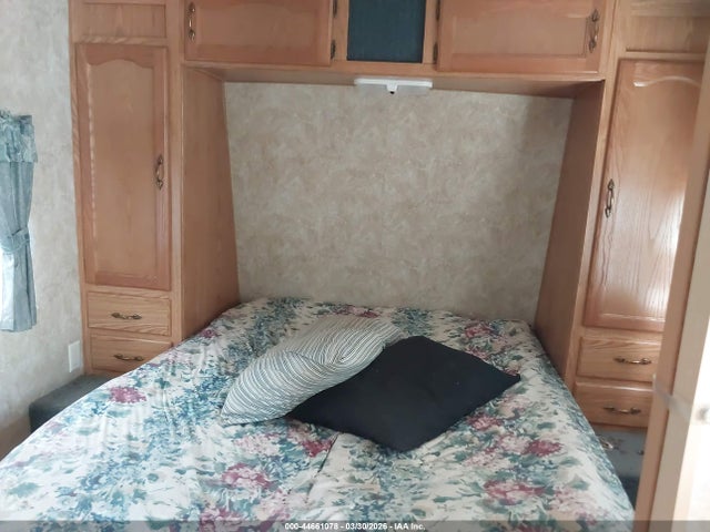 Продажа на аукционе авто 2007 Forest River Wildwood Travel Trailer, vin: 4X4TWDG247A239706, номер лота: 44661078