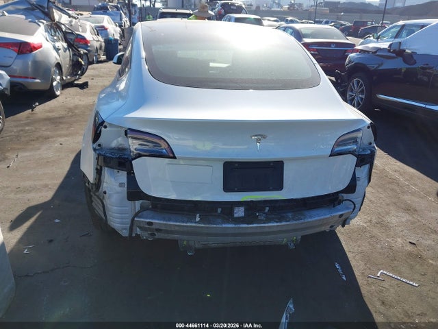2021 Tesla Model 3 Standard Range Plus Rear-wheel Drive მანქანა იყიდება აუქციონზე, vin: 5YJ3E1EAXMF941372, აუქციონის ნომერი: 44661114