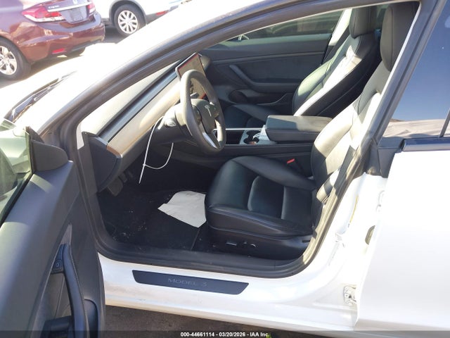 2021 Tesla Model 3 Standard Range Plus Rear-wheel Drive მანქანა იყიდება აუქციონზე, vin: 5YJ3E1EAXMF941372, აუქციონის ნომერი: 44661114
