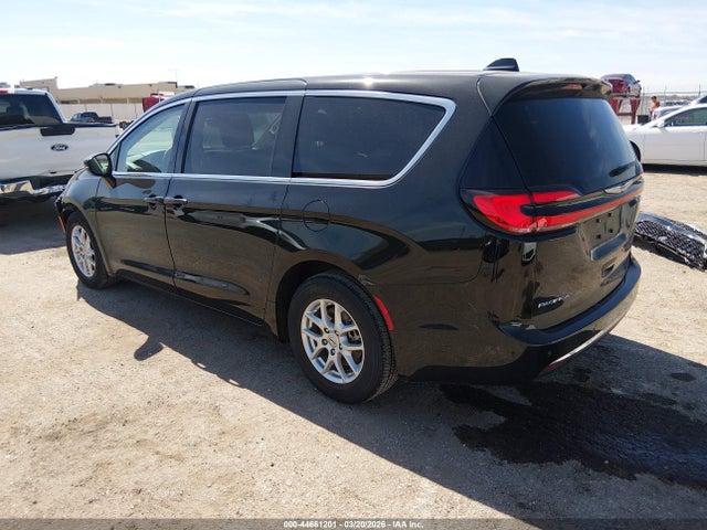 2024 CHRYSLER PACIFICA 2C4RC1BG4RR139730 Photo 2