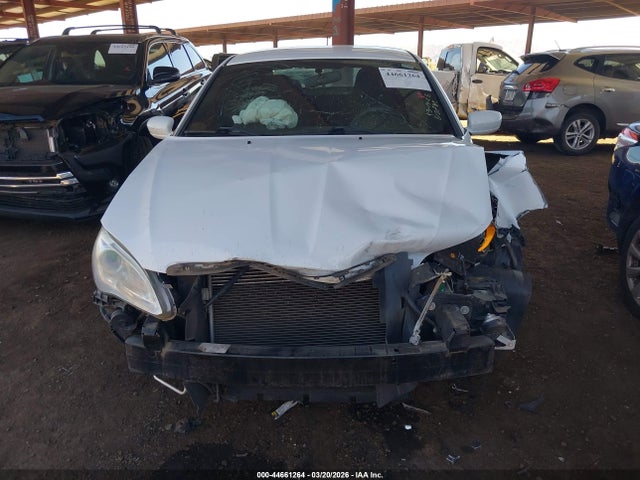 Продажа на аукционе авто 2011 Chrysler 200 Lx, vin: 1C3BC4FB7BN618782, номер лота: 44661264