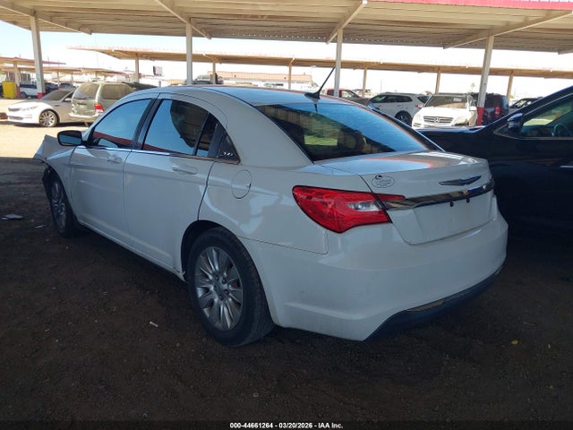 2011 CHRYSLER 200 1C3BC4FB7BN618782 Photo 2