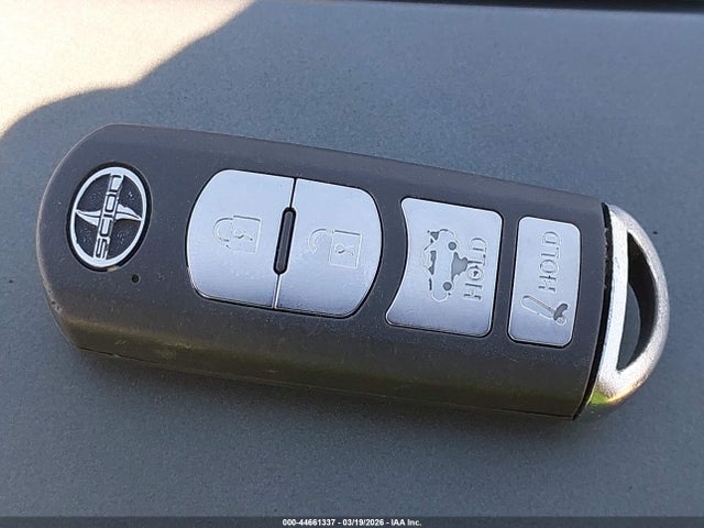 3MYDLBZV0GY141977 Scion IA