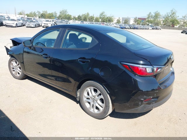 3MYDLBZV0GY141977 Scion IA