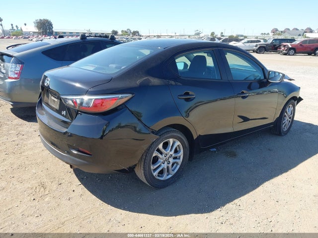 3MYDLBZV0GY141977 Scion IA