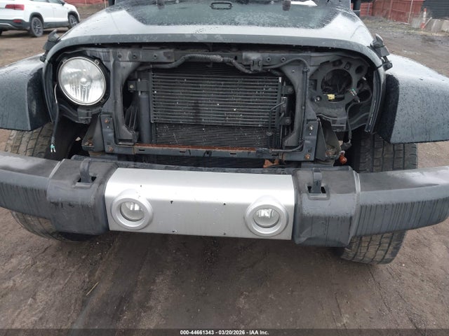 44661343 :رقم المزاد ، 1C4HJWEG6EL132288 vin ، 2014 Jeep Wrangler Unlimited Sahara مزاد بيع