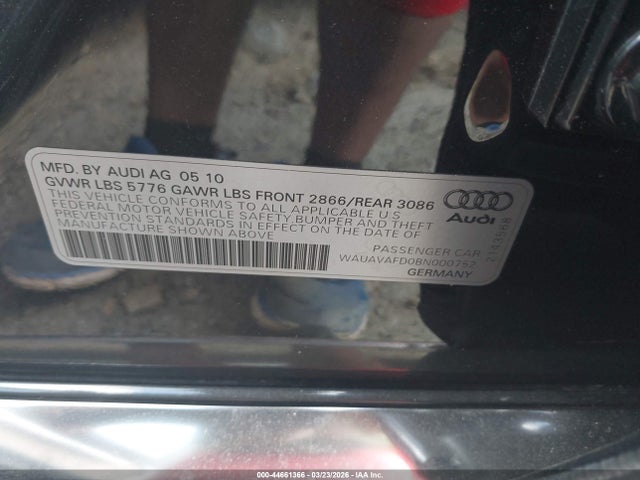 2011 AUDI A8 WAUAVAFD0BN000752 Photo 8