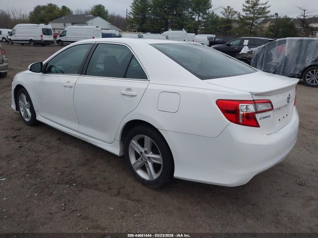 44661444 :رقم المزاد ، 4T1BF1FK4EU414643 vin ، 2014 Toyota Camry Se مزاد بيع
