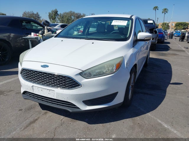 Ford FOCUS SE 2015 1FADP3F20FL259401 Image 2