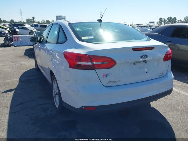 Ford FOCUS SE 2015 1FADP3F20FL259401 Image 3