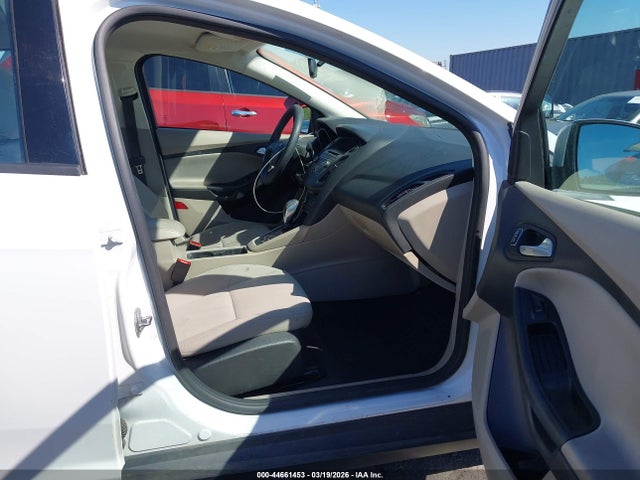 Ford FOCUS SE 2015 1FADP3F20FL259401 Image 5