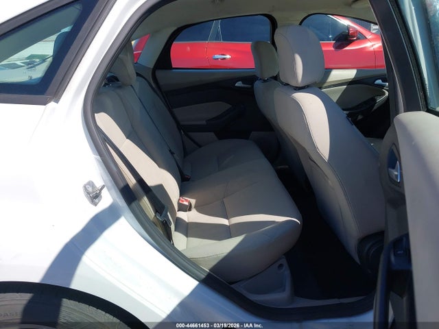 Ford FOCUS SE 2015 1FADP3F20FL259401 Image 8