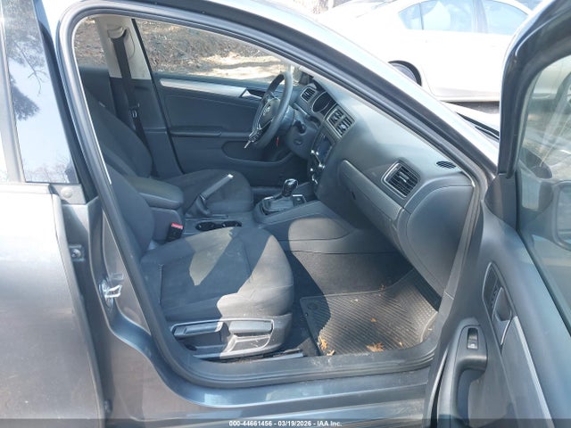 44661456 :رقم المزاد ، 3VWD17AJ5FM230814 vin ، 2015 Volkswagen Jetta 1.8t Se مزاد بيع