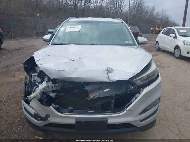 KM8J3CA40JU726204 Hyundai TUCSON SEL