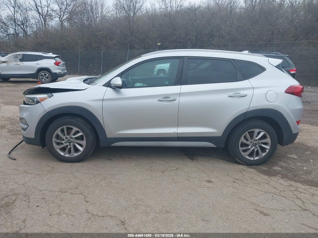 KM8J3CA40JU726204 Hyundai TUCSON SEL
