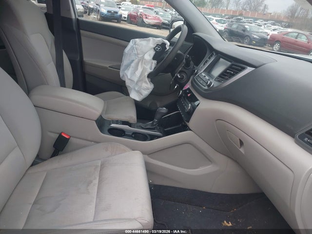 KM8J3CA40JU726204 Hyundai TUCSON SEL