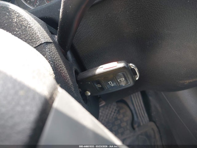 WVGAV7AX1FW575462 Volkswagen TIGUAN SE