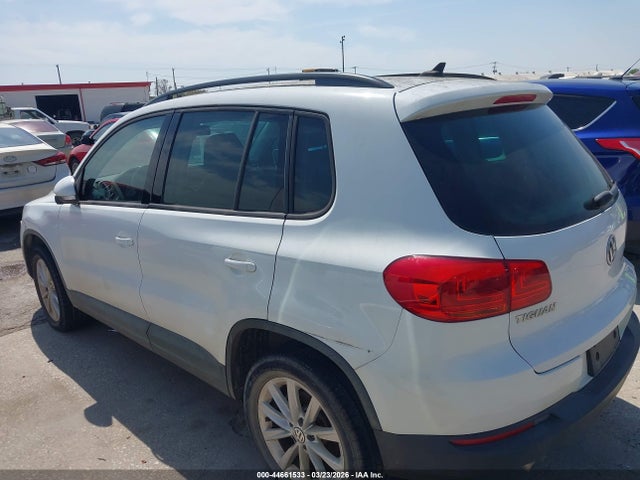 WVGAV7AX1FW575462 Volkswagen TIGUAN SE