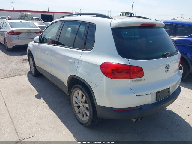 WVGAV7AX1FW575462 Volkswagen TIGUAN SE