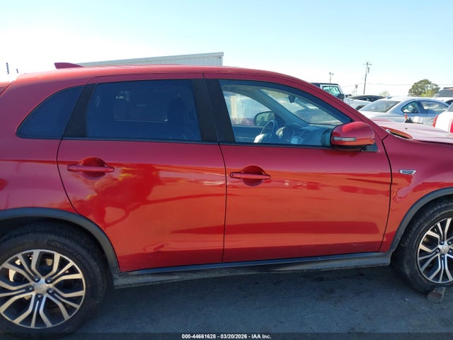 JA4AP3AW9JU015587 Mitsubishi Outlander Sport 2.4 Se