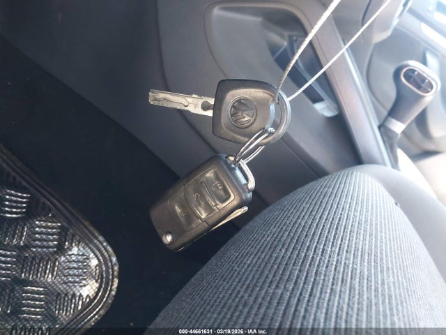 44661631 :رقم المزاد ، WVWBS71KX7W050794 vin ، 2007 Volkswagen Rabbit 2-door مزاد بيع