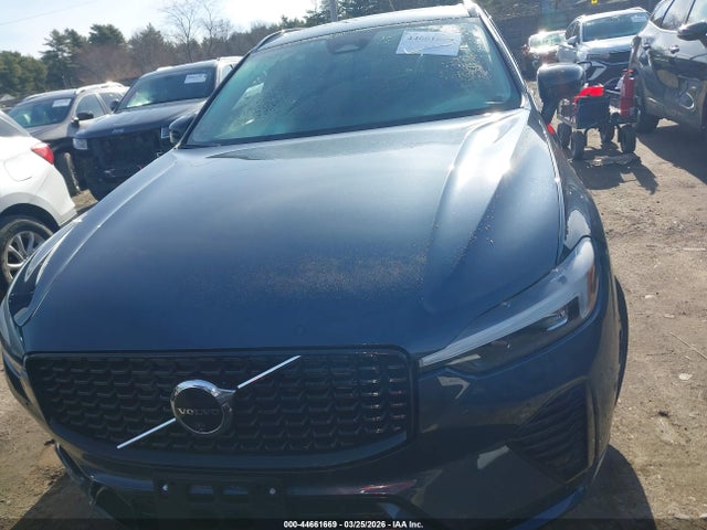 Volvo Xc60 B5 Plus Dark Theme 2024 YV4L12RL7R1855771 Image 12