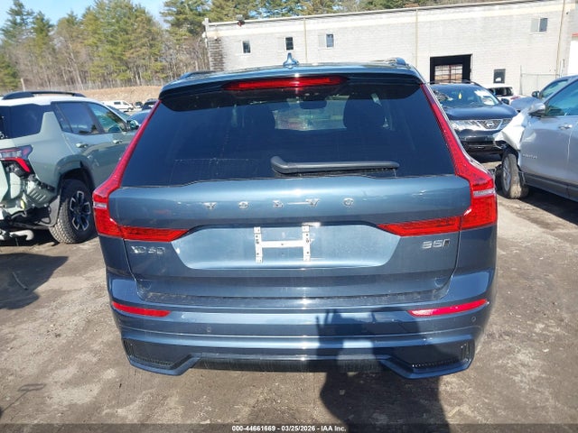 Volvo Xc60 B5 Plus Dark Theme 2024 YV4L12RL7R1855771 Image 16