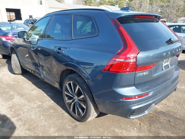 Volvo Xc60 B5 Plus Dark Theme 2024 YV4L12RL7R1855771 Image 3