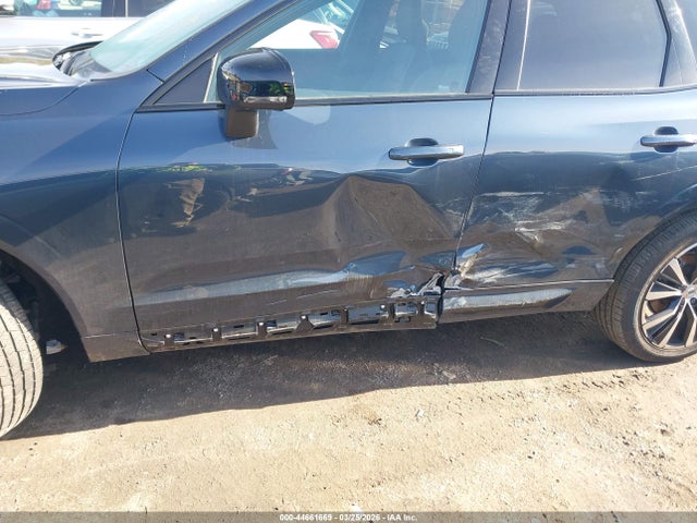 Volvo Xc60 B5 Plus Dark Theme 2024 YV4L12RL7R1855771 Image 6