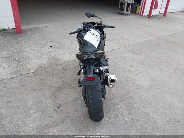 44661672 :رقم المزاد ، ML5ZRDF16RDA67399 vin ، 2024 Kawasaki Zr900 F مزاد بيع