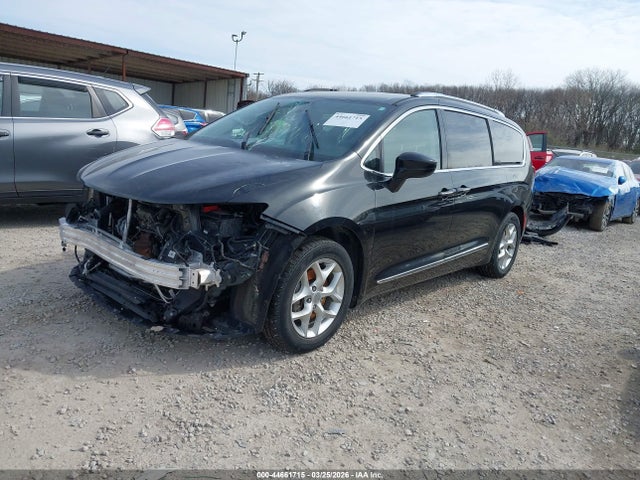 Продаж на аукціоні авто 2019 Chrysler Pacifica Touring L Plus, vin: 2C4RC1EG2KR634655, номер лоту: 44661715
