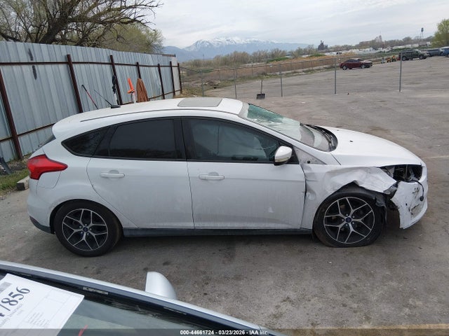 1FADP3M20JL326705 Ford FOCUS SEL