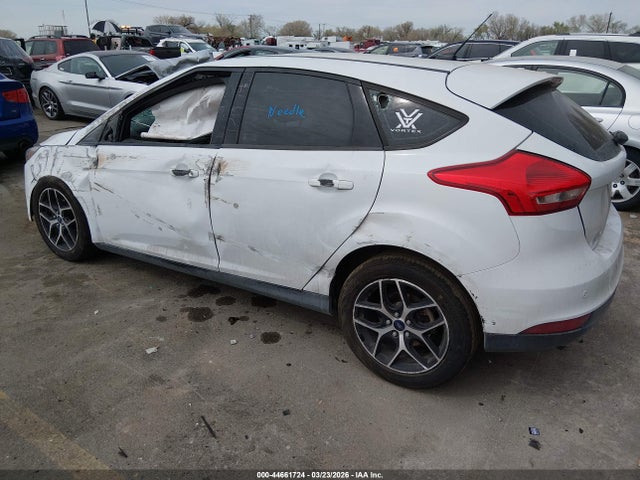 1FADP3M20JL326705 Ford FOCUS SEL
