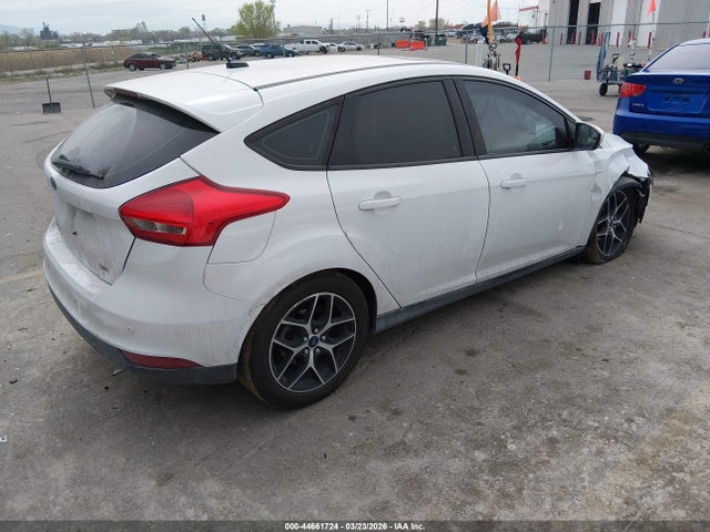 1FADP3M20JL326705 Ford FOCUS SEL
