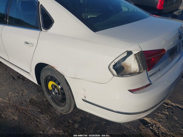 1VWBT7A36GC020518 Volkswagen Passat 1.8t Se