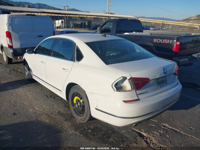 1VWBT7A36GC020518 Volkswagen Passat 1.8t Se