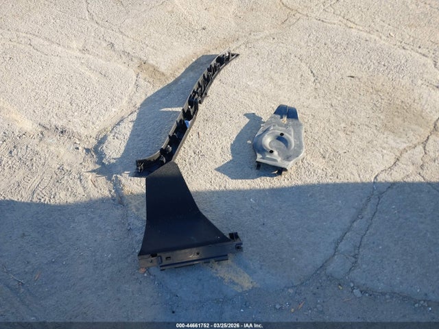 44661752 :رقم المزاد ، 7SAYGDEEXPF814410 vin ، 2023 Tesla Model Y Awd/long Range Dual Motor All-wheel Drive مزاد بيع