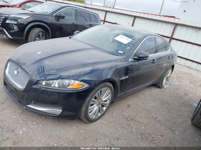 2012 JAGUAR XF SAJWA0HB7CLS33438 Photo 1