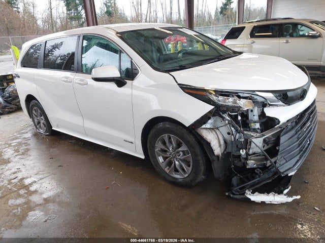 2021 TOYOTA SIENNA 5TDKRKEC8MS043212