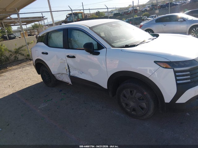 3N8AP6BA9SL383228 Nissan Kicks S Fwd