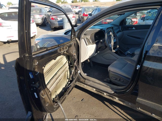 KM8J33AL5MU284483 Hyundai TUCSON SEL