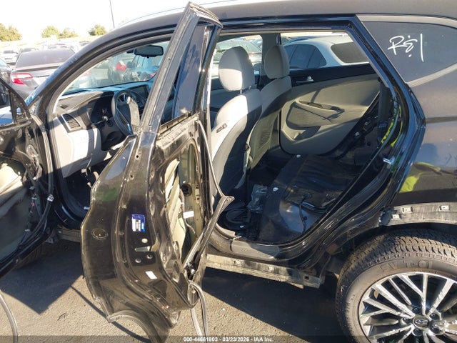 KM8J33AL5MU284483 Hyundai TUCSON SEL