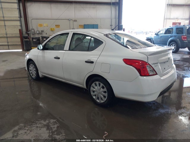 3N1CN7AP7FL829584 Nissan Versa 1.6 S+