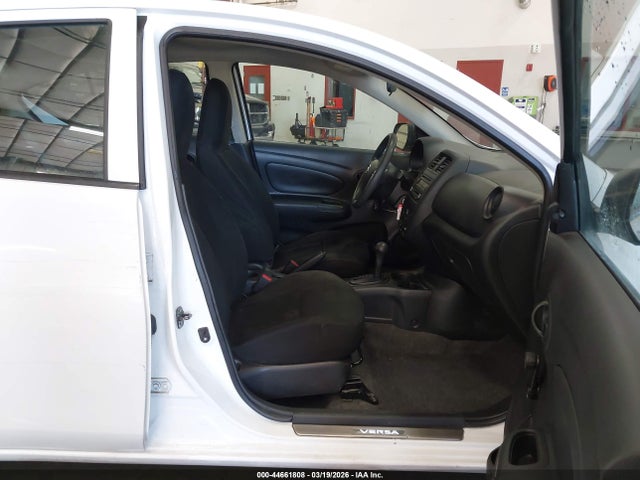 3N1CN7AP7FL829584 Nissan Versa 1.6 S+
